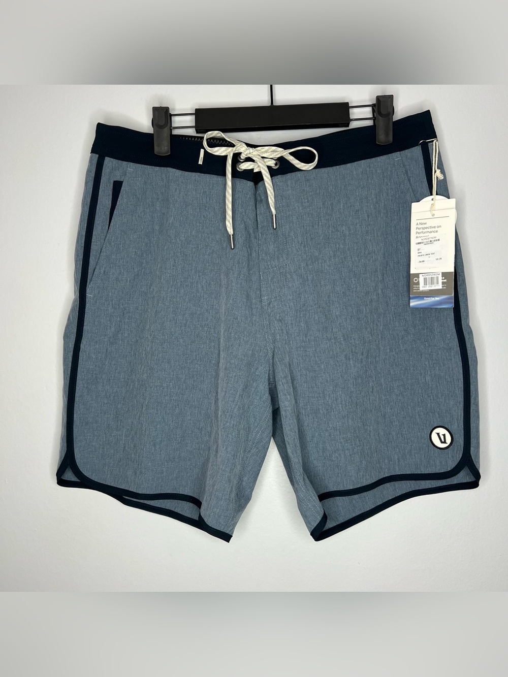 Vuori Cruise Boardshorts 7 Inch Inseam Mens 32 Pacific Linen Texture V314 NWT